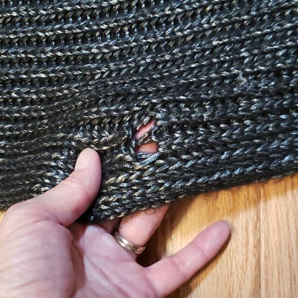 Aerie Beanie Hat & Infinit - Picture 3 of 7